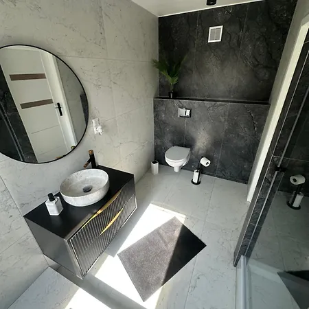 Ubytování v soukromí Pokoje- Wynajem Krotkoterminowy *