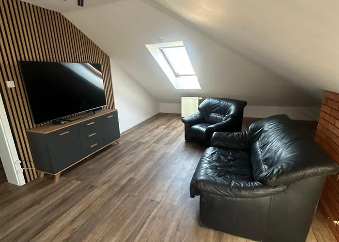 Pokoje- Wynajem Krotkoterminowy *